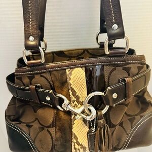 Vintage Coach Brown and Cream Tote Bag with Structured Design